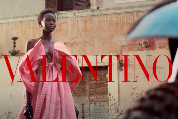 Signorina Grandi Firme, noleggio abiti - Pubblicità Valentino