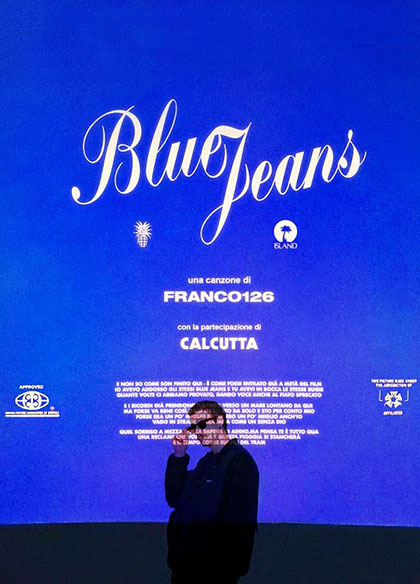Signorina Grandi Firme, noleggio abiti - Videoclip, Blue Jeans, Calcutta
